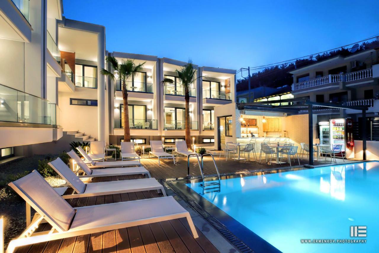 Senso Suites Néa Péramos Bagian luar foto