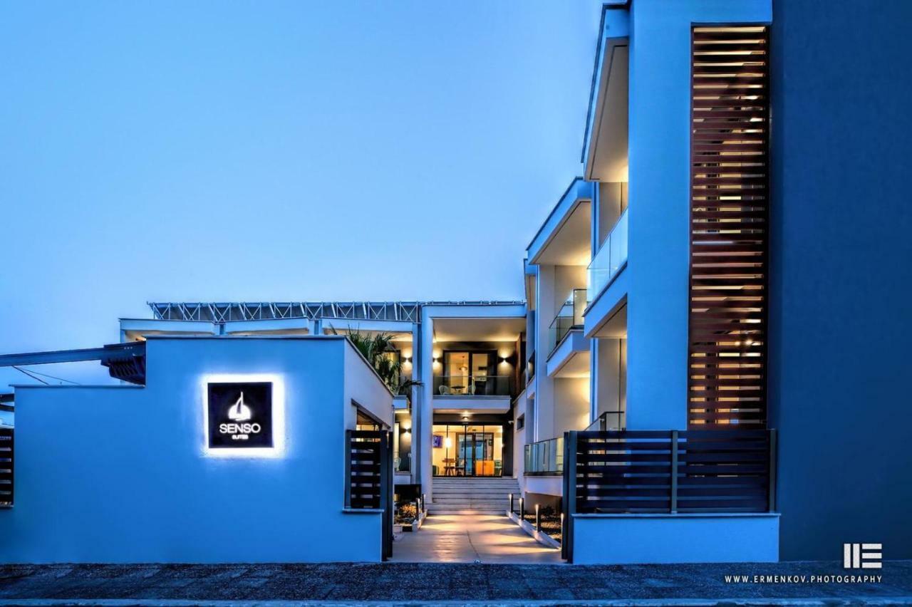 Senso Suites Néa Péramos Bagian luar foto