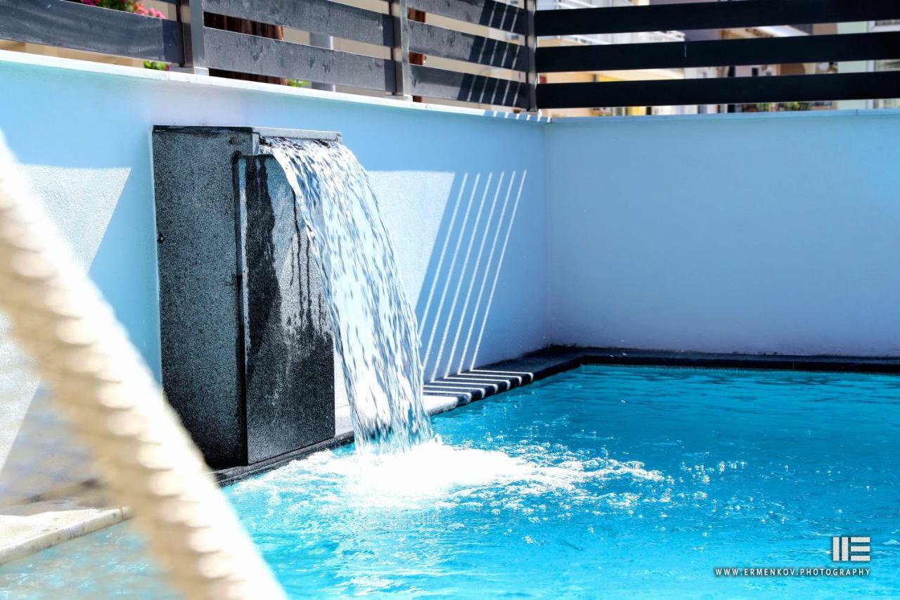 Senso Suites Néa Péramos Bagian luar foto