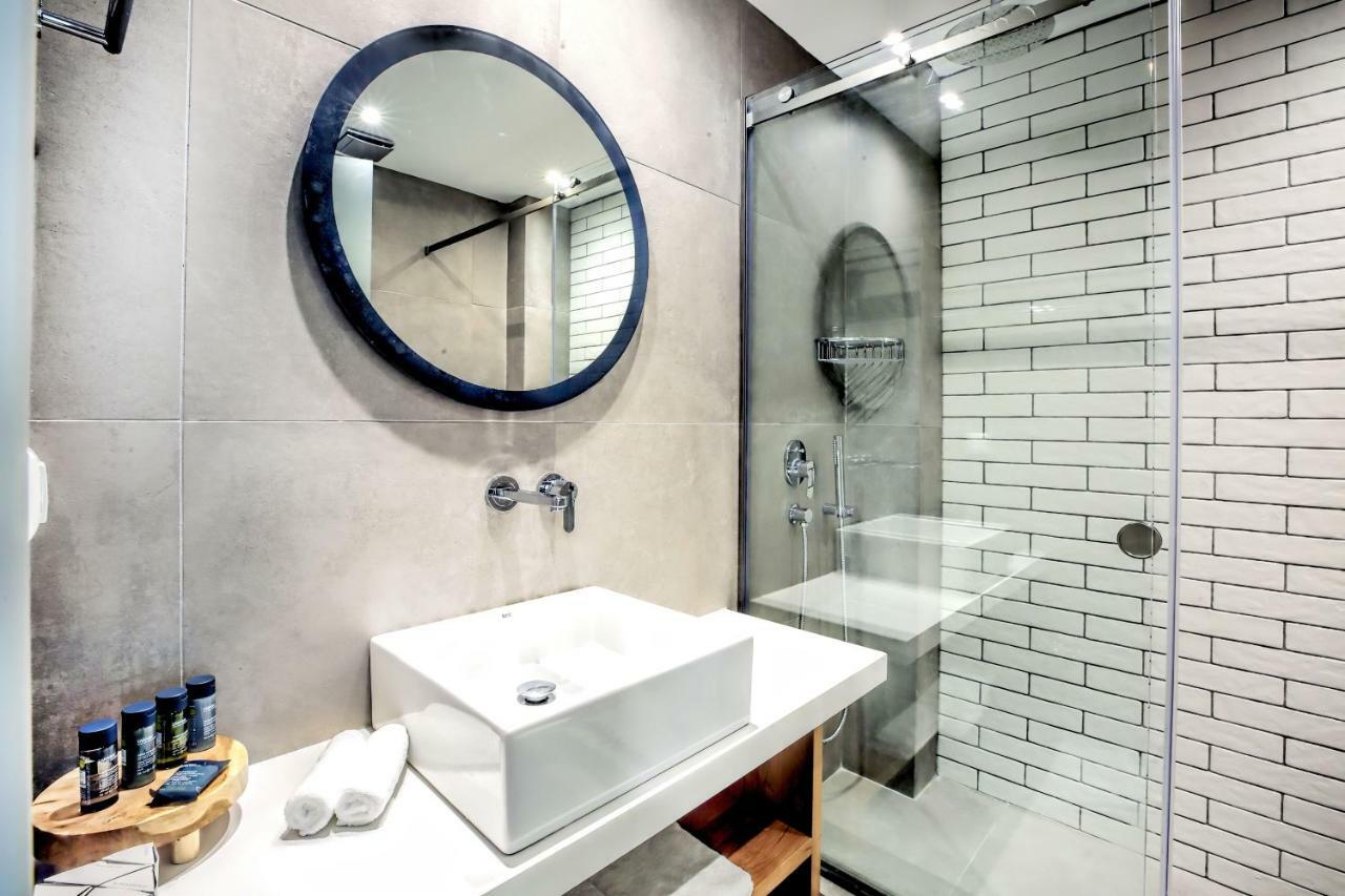 Senso Suites Néa Péramos Bagian luar foto